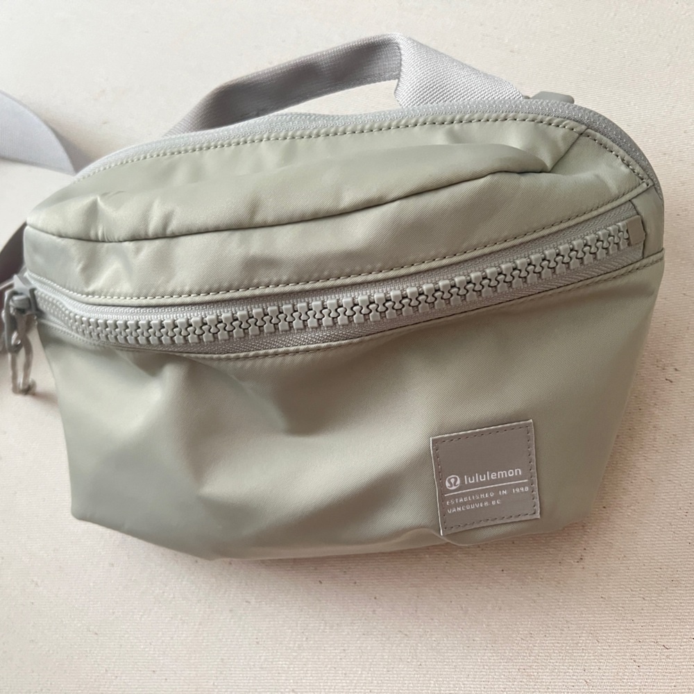 Lululemon All Day Essentials Belt Bag 2.5L